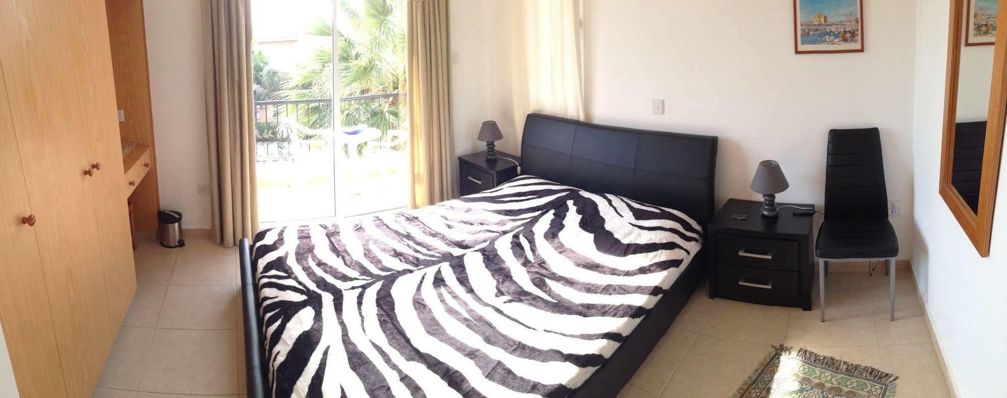 Sirena Sunrise, Apartment 4 Paphos Ngoại thất bức ảnh